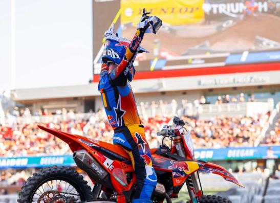 RED BULL KTM FACTORY RACING REMERCIE TOM VIALLE POUR CES ANNÉES DE VICTOIRES ENSEMBLE